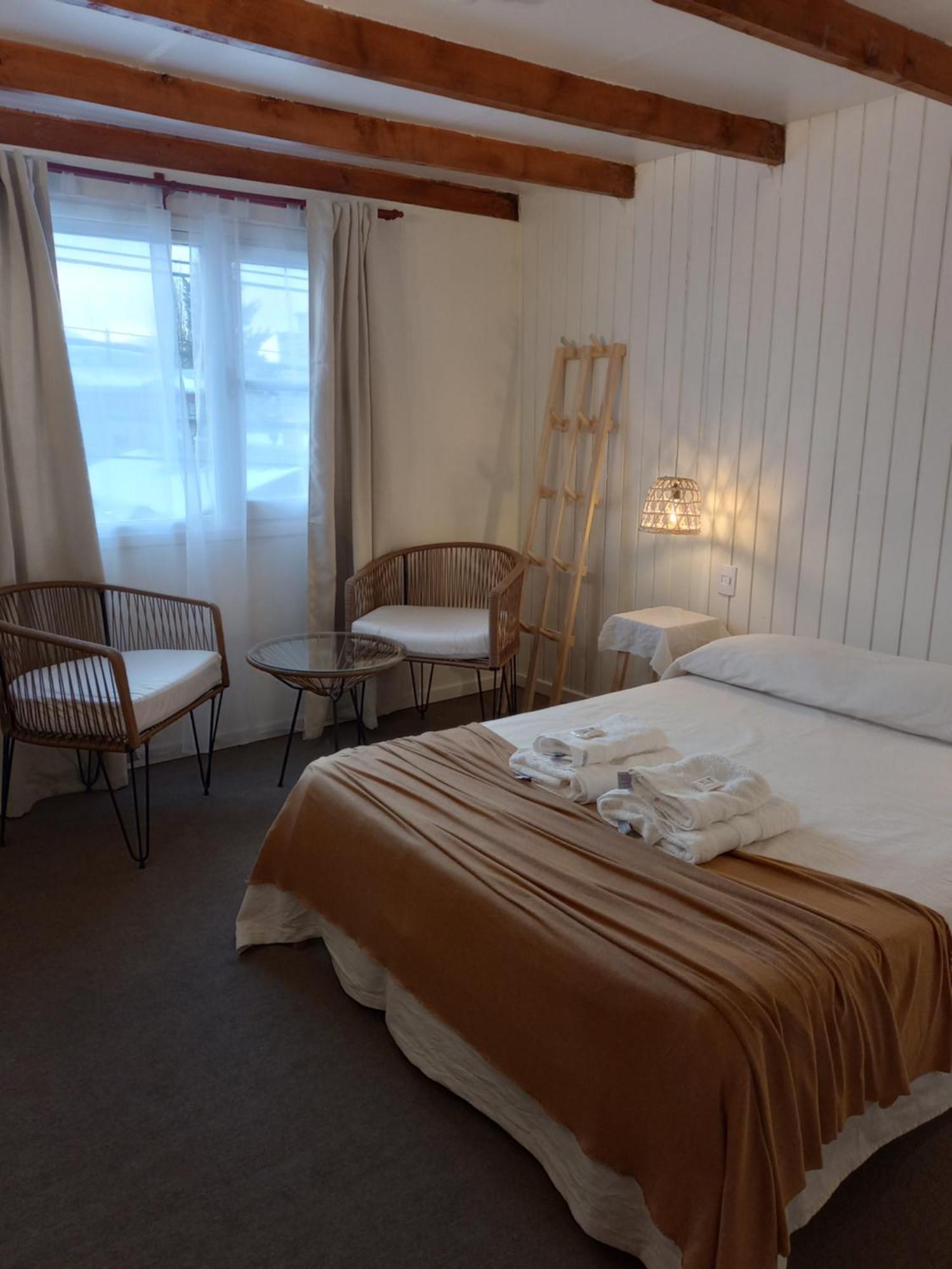 ホテル ロス カラファテス B＆B ウシュアイア エクステリア 写真